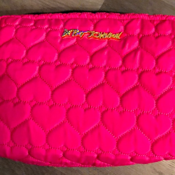 Betsey Johnson Hot Pink Quilted Heart Double Zip Cosmetic Case Makeup Bag NWT - Picture 5 of 16